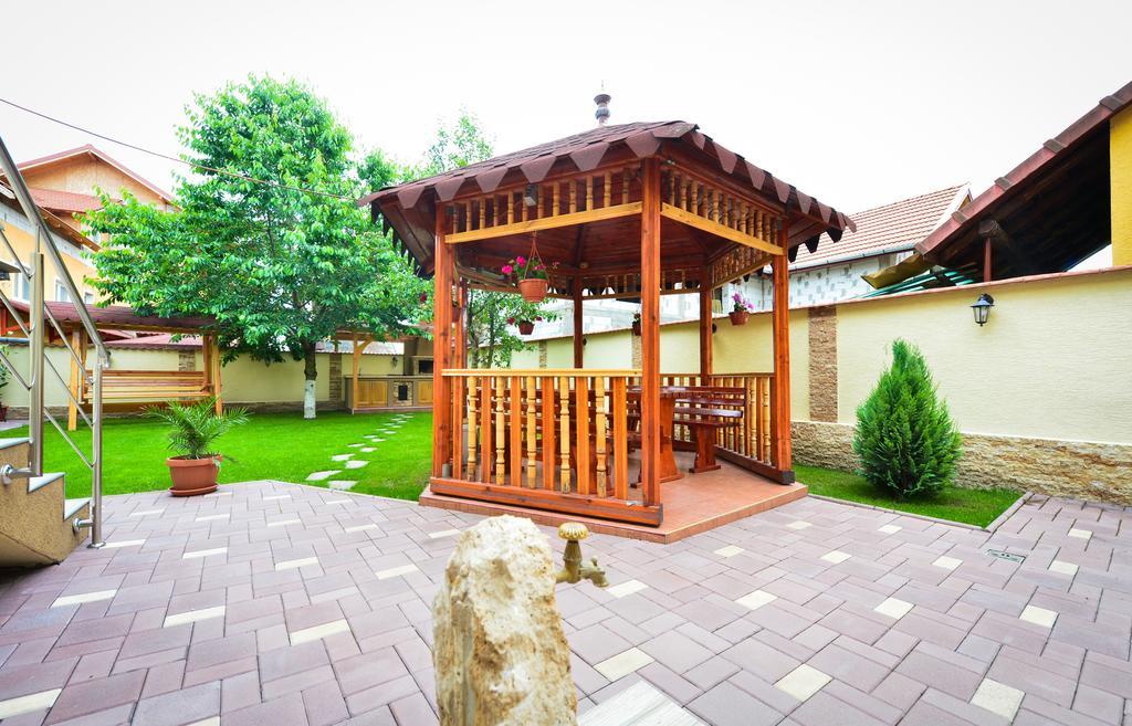 Casa Vio Hotel Haţeg Exterior foto