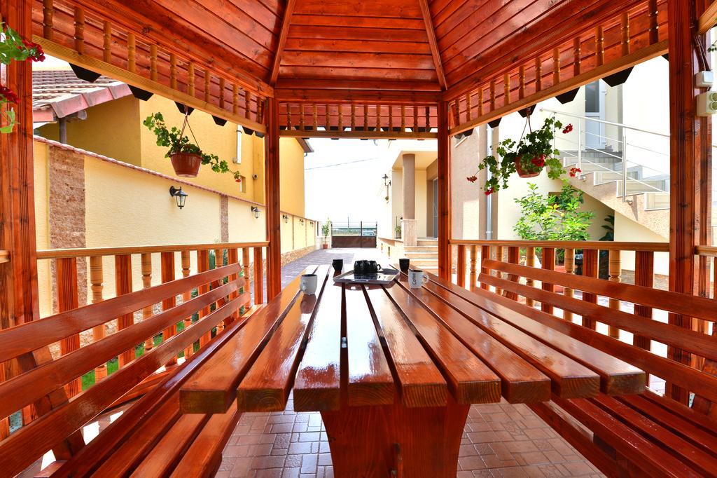 Casa Vio Hotel Haţeg Exterior foto